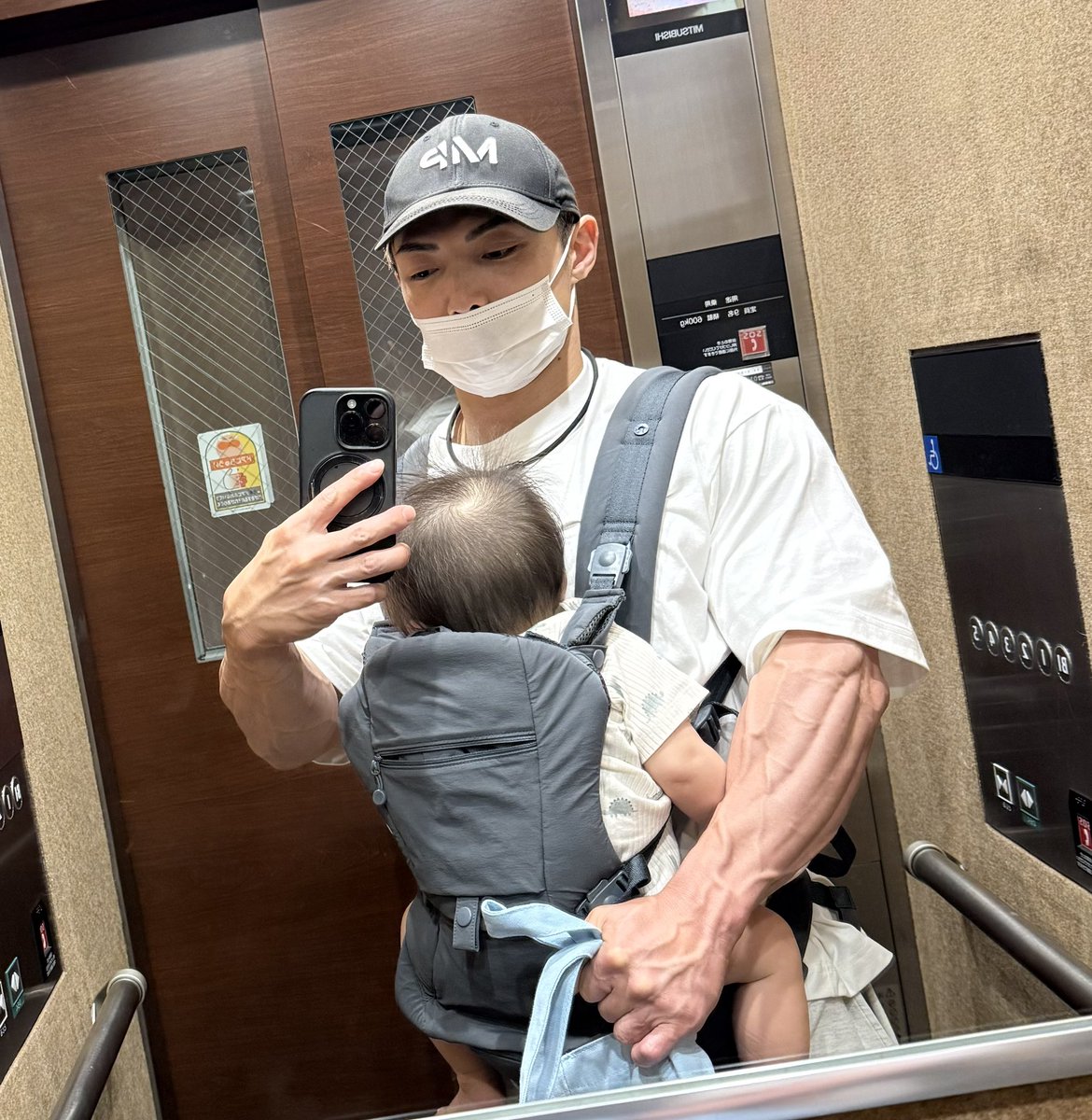 greatsaiyaman02's tweet photo. 筋肉お父さん https://t.co/N06tK0azHi