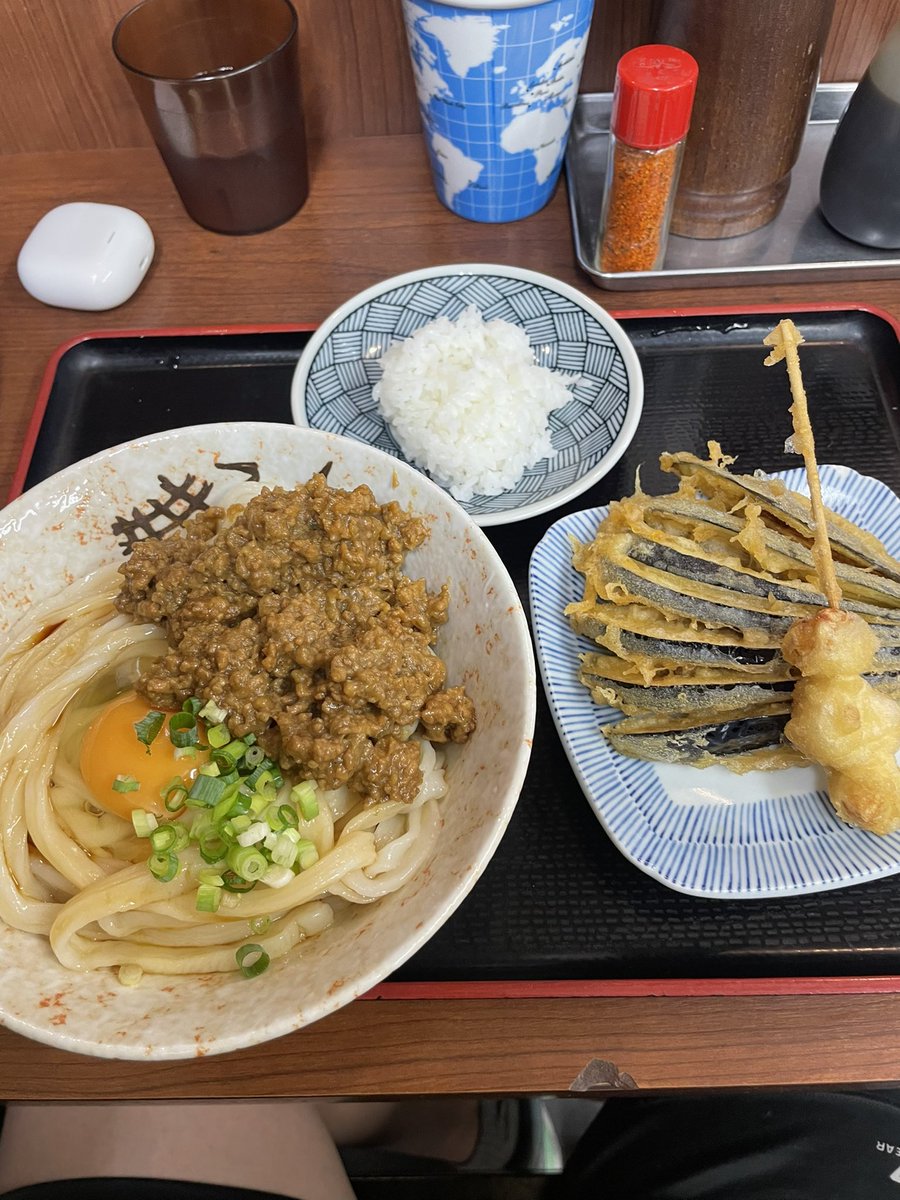 jpdtdpmg67475's tweet photo. ジム前にいわいうどんさん！

やっぱいわいさんのカレーは美味しいなぁ…(　＾ω＾)

ちょびっとご飯があるのがさらに嬉しい🍚
さあジム行くか💪

 #いわいうどん
 #うどん
 #北区
 #十条
 #カレーうどん https://t.co/Yrmkh4q9Ry