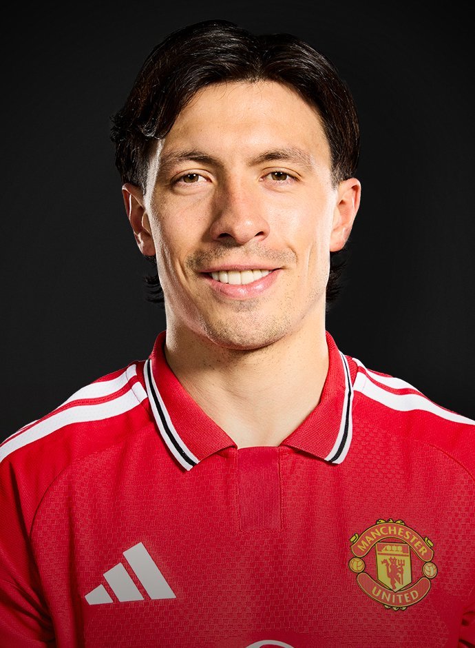 FrankEra_'s tweet photo. 🚨❌ | NEW:

The centre-back position is NOT an area being pursued by #MUFC this summer, despite recruitment weighing up options.

[@lauriewhitwell/@TheAthleticFC] https://t.co/POYUXBYIog