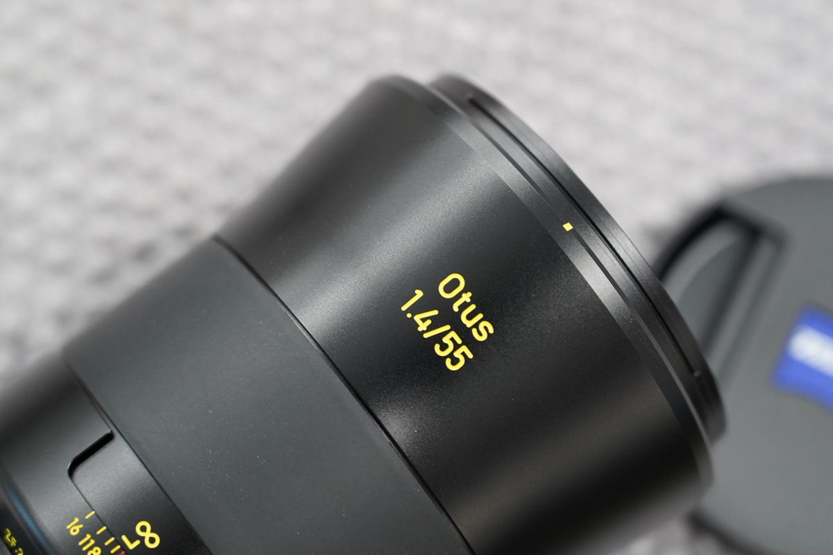 wattmann_cm_sjs's tweet photo. こんにちは🌞
ワットマンカメラ新宿サブナード店です。

Otus 55mm f1.4 ZF.2 が入荷しました📸
妥協のない解像力、ZEISSらしい立体感。
光学系の状態もよく素敵な1本です💛
お持ち頂き、誠にありがとうございます。

グランドオープンは8/1(土)！
皆さまのご来店を心よりお待ちしております📷 https://t.co/ZxxC3FGpVc