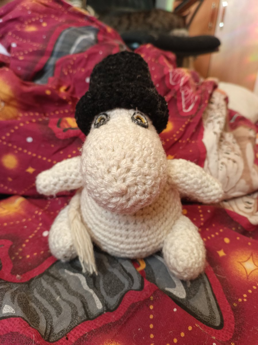 AkiyaPercy's tweet photo. i made Moominpappa, and he's so funny lol, he looks angry because of his eyebrows and it's funny haha
#moomins #moomin #moominpappa #fanwork #knitting https://t.co/4SiRvIO4RC