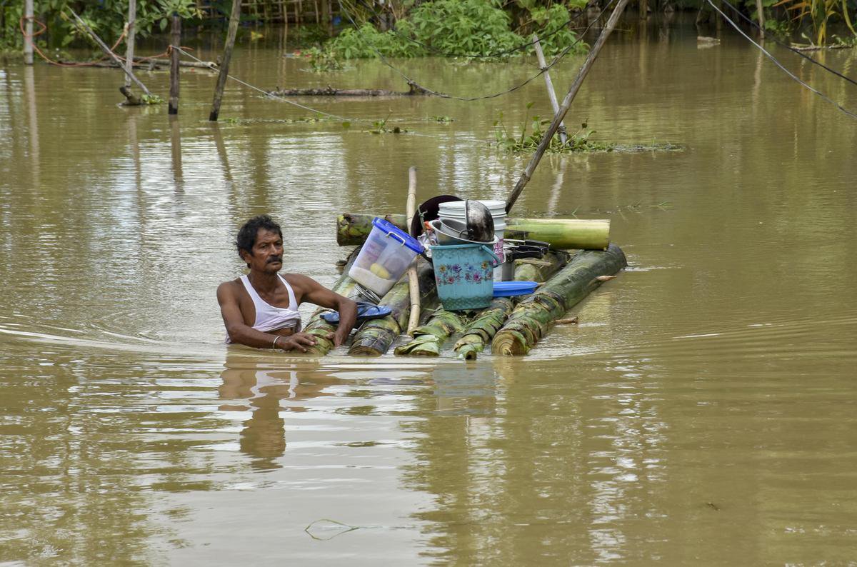 TheSuranaverse's tweet photo. All you do is spend millions in meet & greet instead of directly providing help to the affected areas.
You promised to make Assam flood-free in 5 yrs but all we see is just your fake promises! #FakePromises #FakeFaces https://t.co/JBSjFPhErs