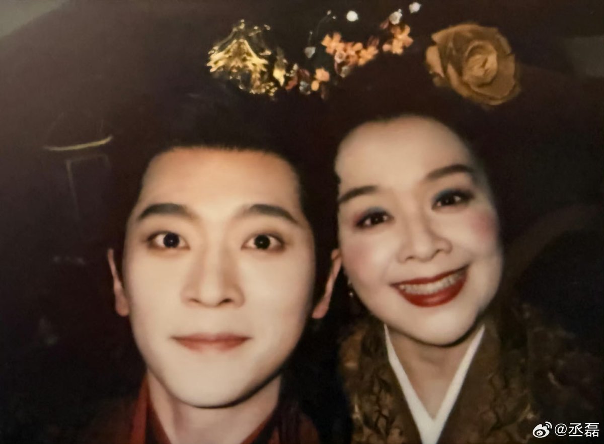 _songsongswl's tweet photo. 팀성하체통 좋다고 말해
우리 다같이 성하체통하고 진지한 대화를 나눠보자

#成何体统 #Howdareyou #성하체통 https://t.co/aLRHTPuPZP