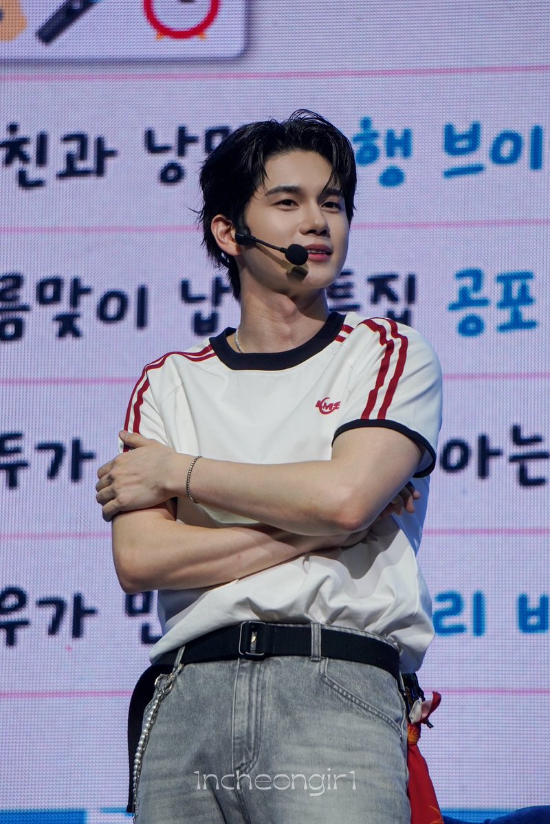 1ncheongir1's tweet photo. 260725 영원한 내 이뿌니😭😭🩵🩵🫰🫰🫰

#옹성우 #ONGSEONGWU https://t.co/0csOtBIrj2