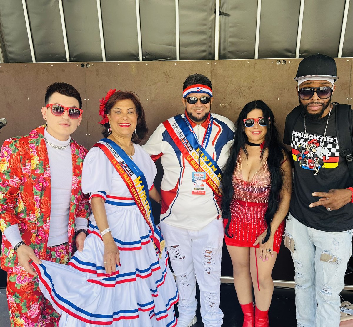 STALINBMUSIC's tweet photo. @stalinbmusic hoy en la gran parada Dominicana del Bronx Ny.. #falle nueva música.
Link on my bio 👇
https://t.co/tLLpoLHHr1
https://t.co/7vMaKalDV8
sandycflow @stalinbrecords @nochesdediversionesconsb @sandycflowrecords @sandycpromotions @sandycflowfans @activa80fm @telemicrointernacionalhd 

@mrgoodvybez @elvinpolanco @felipefebles @iamblackrosenyc @_yolimayoli @la_unica169 @miguellyjonq @vocesdistintas @promotediting