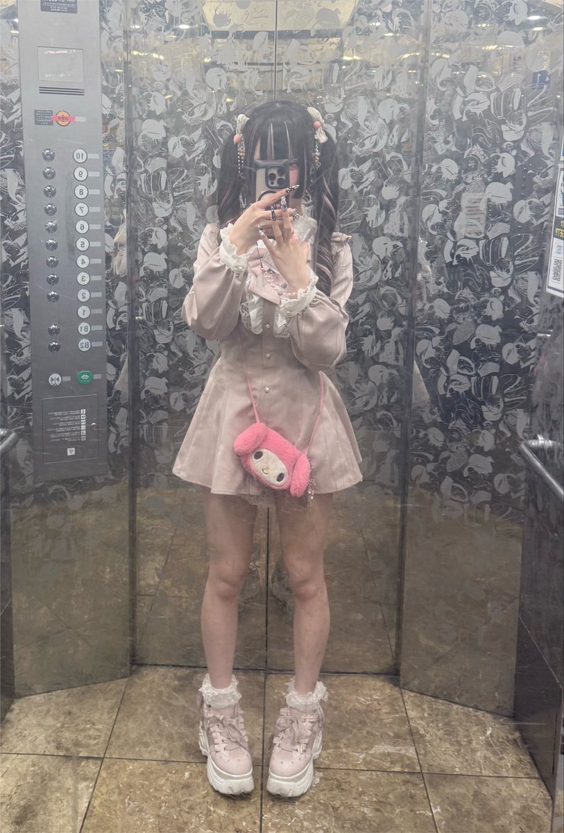 vbbyun's tweet photo. 今日も探してるー
 #新宿 https://t.co/lfartR5iAI