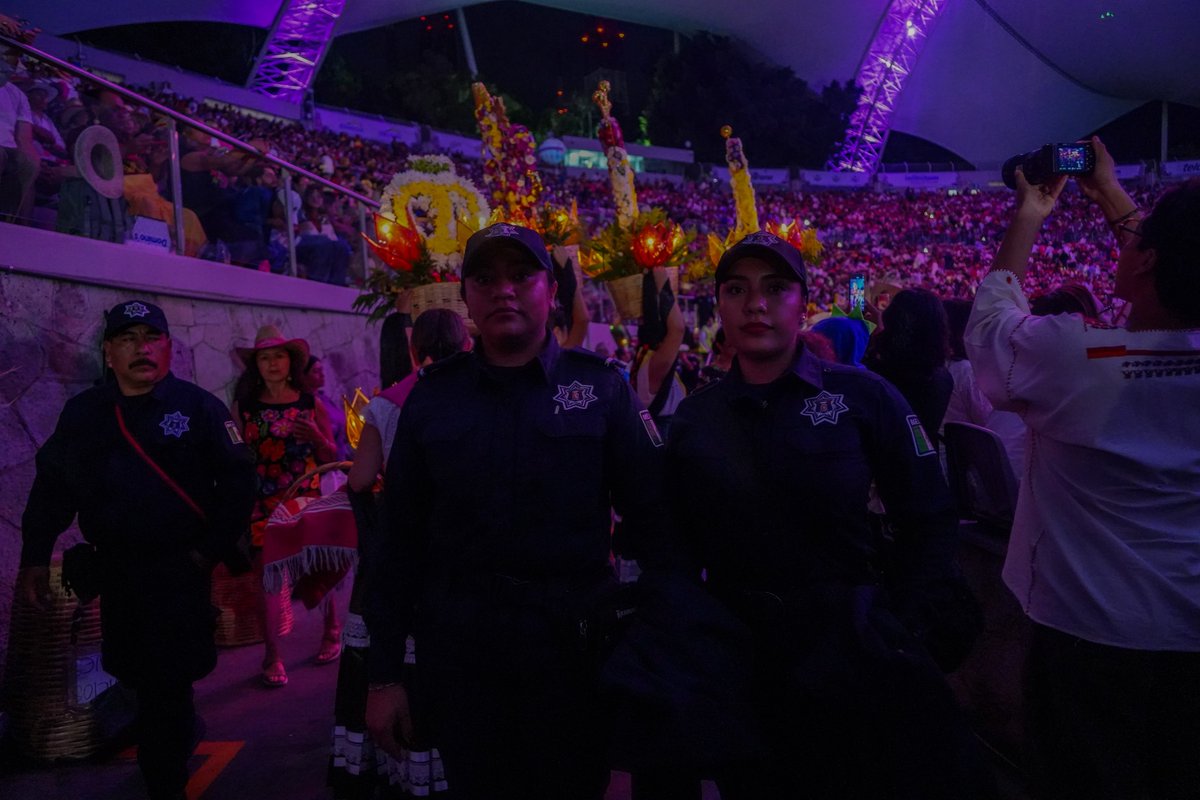 SSPC_GobOax's tweet photo. Con paz, seguridad y saldo blanco concluyó la edición vespertina de la Octava del Lunes del Cerro. 🎉 https://t.co/Ck3SniioFf