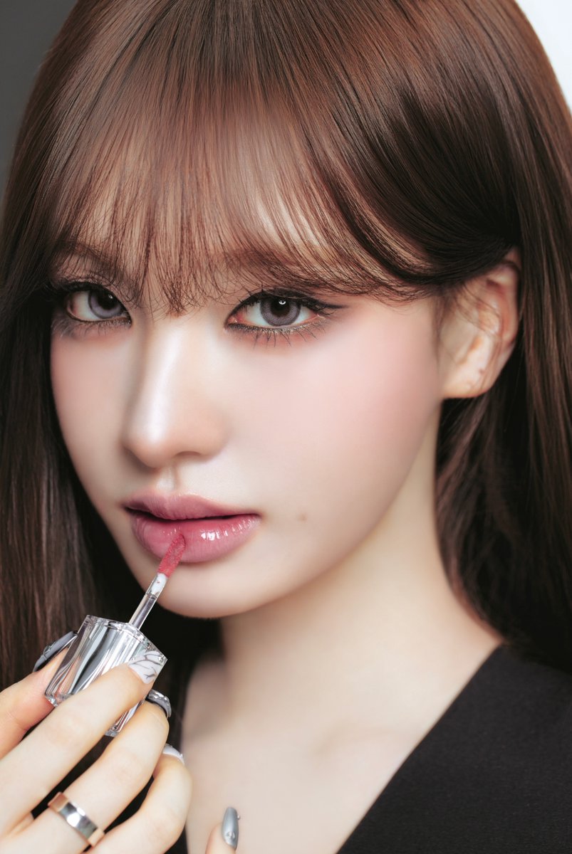 tonymoly_x's tweet photo. 블랙냥 아 아니 팀장님..🐈‍⬛
시럽틴트 신상 올리브영 런칭 승인 부탁드립니다

(리즈팀장님 픽은 19 던 모브 시럽이래요) https://t.co/oWpToGZvYS