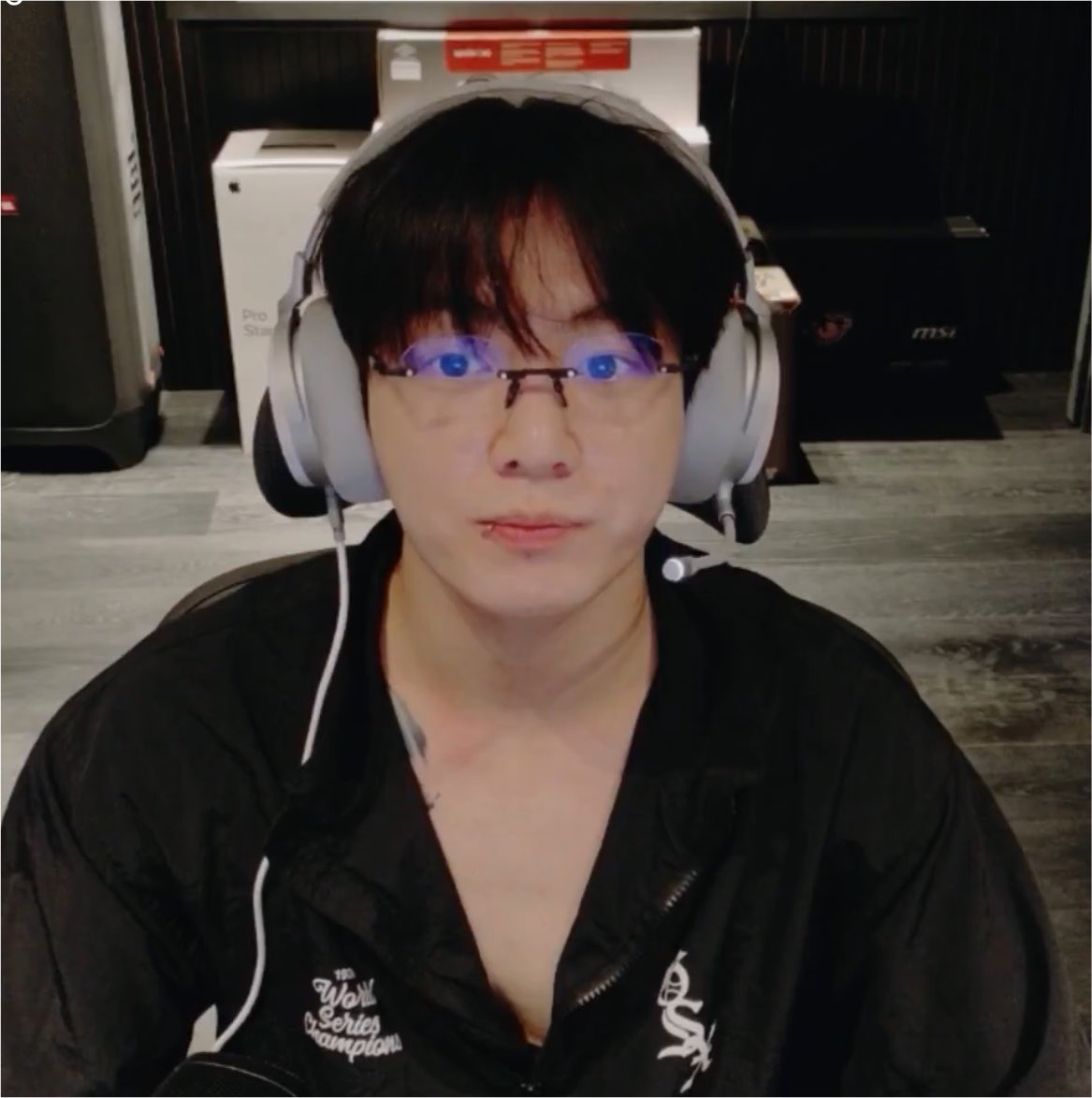 loveforku's tweet photo. my pretty pretty boy :> https://t.co/YPKvHgrT5v