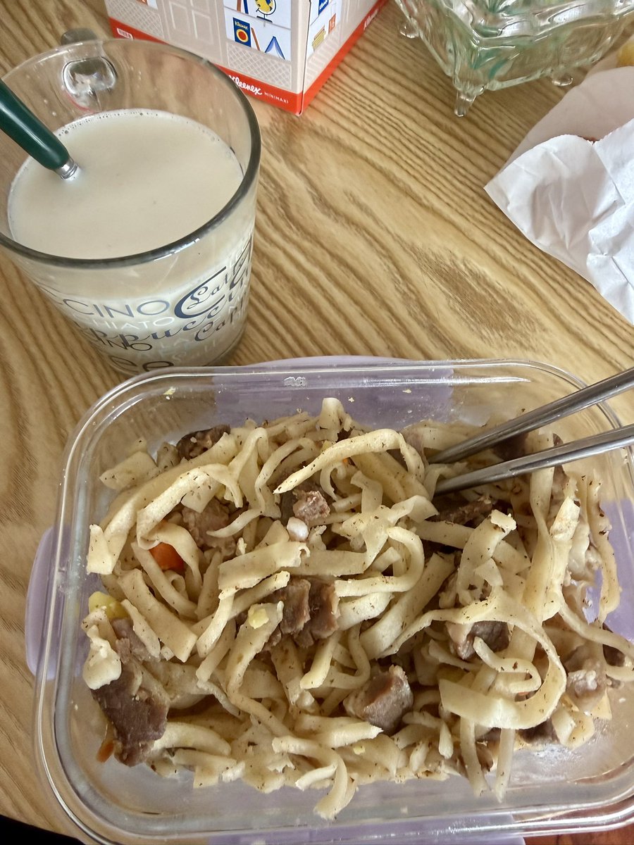 nergui_d's tweet photo. Сүүтэй цайтай цуйван 😋 https://t.co/jn3hdMllx3