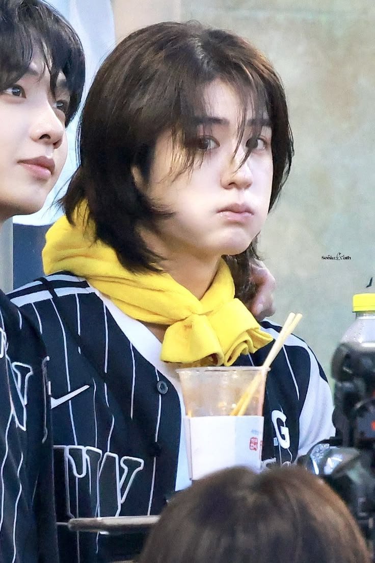 dongmeoww's tweet photo. cute as hell🥰                      what the hell😳 https://t.co/qkPGzvx3yW