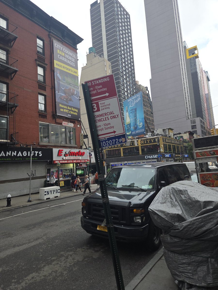 placardabuse's tweet photo. Another #SnatcherVan that was parked illegally in front of the @NYTimes Building while the No Standing zone was in effect.
#PlacardCorruption
#AllTheNewsThatsFitToPrint? https://t.co/PQh3TL5STv