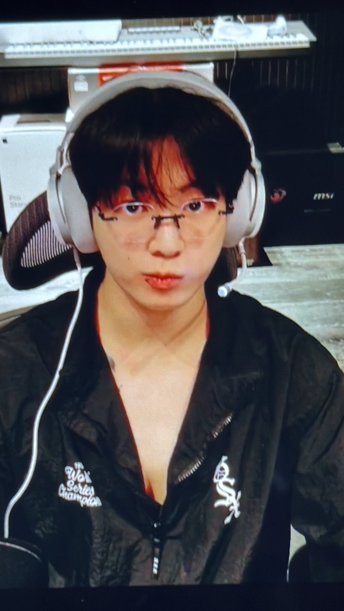 koorinav tweet picture