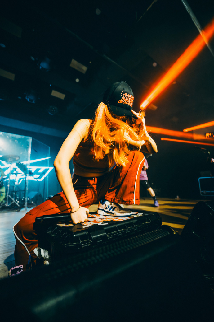 frommmishacat's tweet photo. 今晚XXLivehouse独立乐队专场开演！低音炸裂太戳人，冲就对了！， https://t.co/vFTgXDIyHo