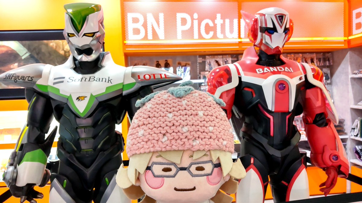 Fdk72's tweet photo. バディに会ってきて、ユニゾンしか歌わないヒトカラしてきて、大きなスクリーンでバーナビーさん見て幸せすぎた🥰 https://t.co/1seXsePVIg