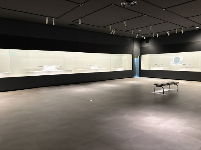 okayama_prefmus's tweet photo. 🚢 展示替え中 🗡️

7/31(金)からスタートするテーマ展「すすめ！ポンポン船 ～木造船の世界～」に向けて、ただいま展示替えを行っています！

また、テーマ展「奉納された刀と剣」の会期は終了しましたが、展示は9/13(日)まで継続します。見逃された方はぜひお越しください！

#ポンポン船　#刀剣 https://t.co/KM9ax0QLVF
