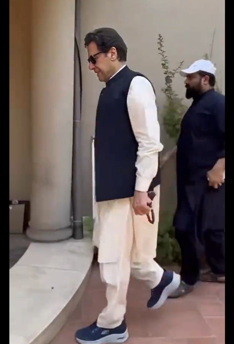 BakhtawarGillni's tweet photo. پاکستان اور دنیا بھر میں عمران خان کے چاہنے والوں کو السلام علیکم https://t.co/uh2ehKs6dN