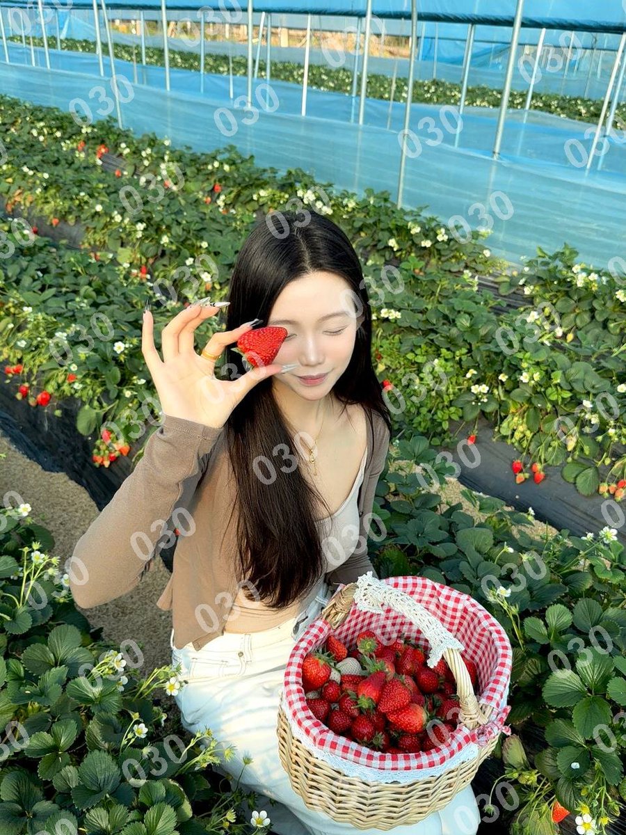 ttugceozdemir's tweet photo. #焦作

漫漫人生路，总是会走错几步，认识你也是种错误吧。

焦作市山阳区庄周梦蝶广场

琏係👉🏼❌：@RLA456123（失联看主页第一条帖子，转发或者截图页面可效率通过） https://t.co/0Ee9LwSTT8