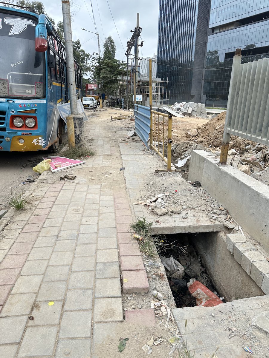 evilshantanu's tweet photo. Footpath behind ecoworld Doddakannelli road. Brookfield properties construction keeps breaking it. They need to be fined 

@krishnabgowda https://t.co/VG5gjBPlbZ