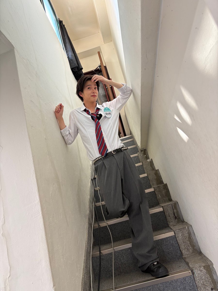 asahiprints's tweet photo. #ASAHI weverse dm 💌

🐱: [📸 x 4]
🐱: i’m sending the photos i took during secret transfer student..
🐱: hehe https://t.co/JUXOAKnL5H