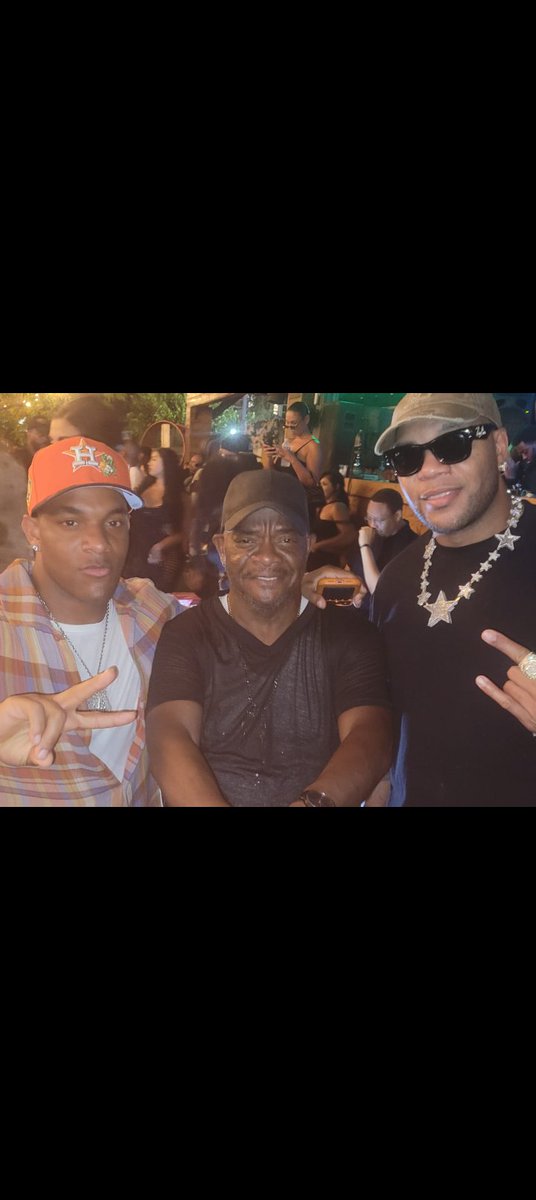 LarryDogg's tweet photo. https://t.co/ZqNlt8613R