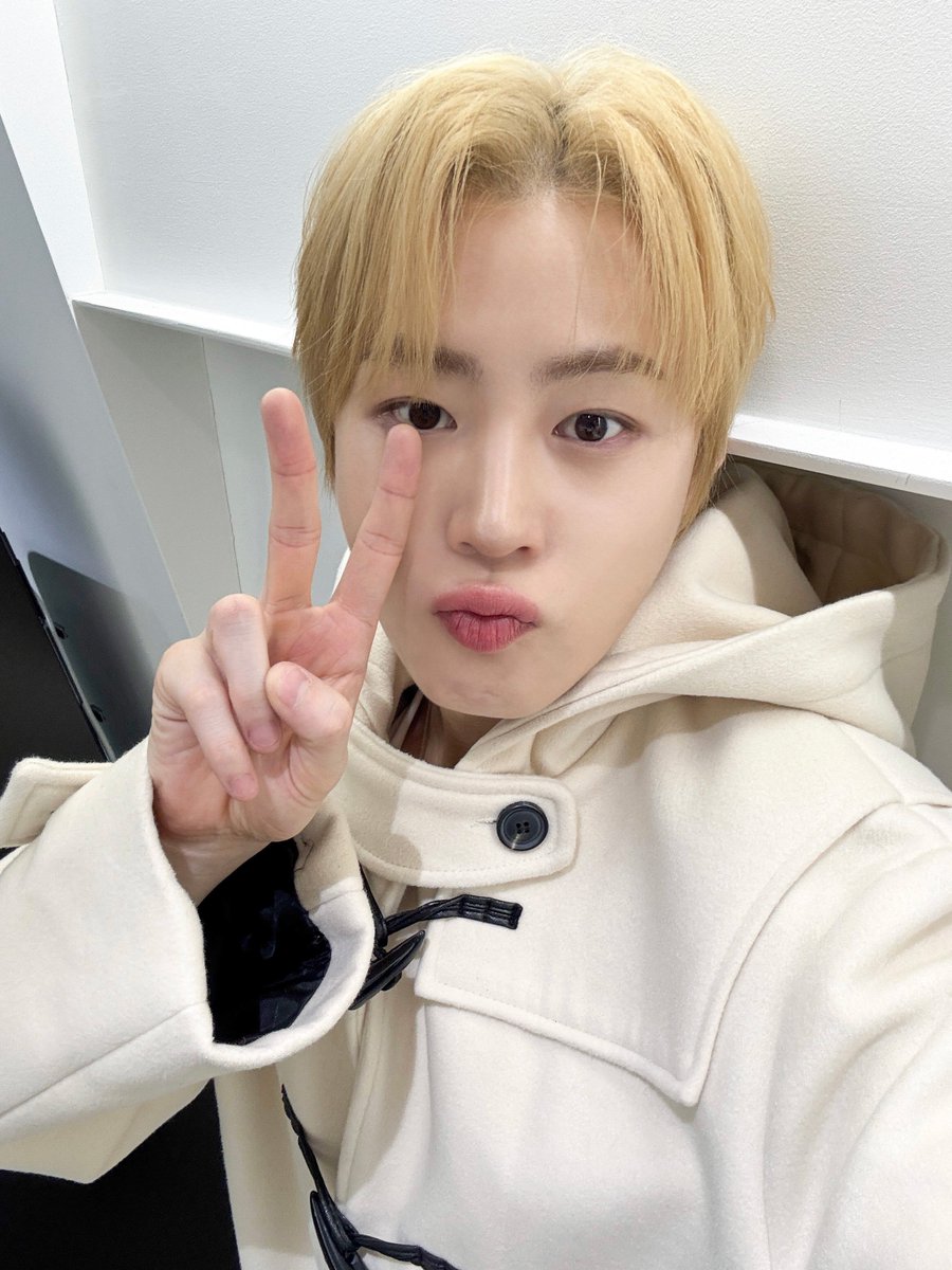 이이이 tweet media