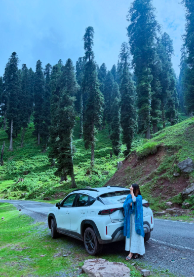 NoorYashma's tweet photo. Beautiful weather. Blooming streets. 🌸🍃✨
Nature always knows how to make every moment feel magical. 💚
#Islamabad #BloomingStreets #BeautifulWeather #NatureLovers #MargallaHills #Pakistan #NaturePhotography #SummerVibes #ExplorePakistan #PeacefulMoments https://t.co/K30m3rd8C1
