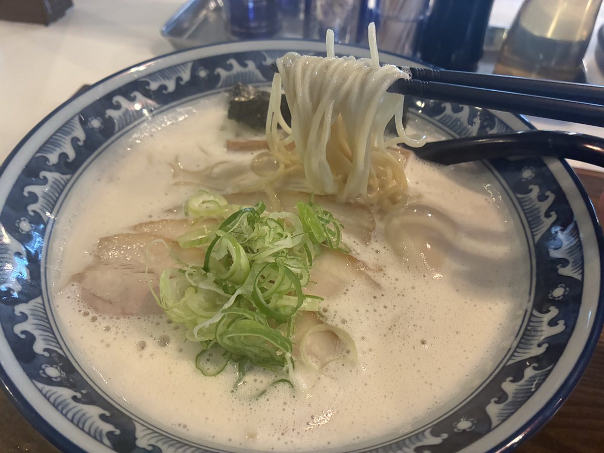 go5tiger's tweet photo. 群馬県太田市　濃厚豚骨ラーメンとありましたが、食べてみたらあっさりで食べやすかった https://t.co/jFicw3iEct