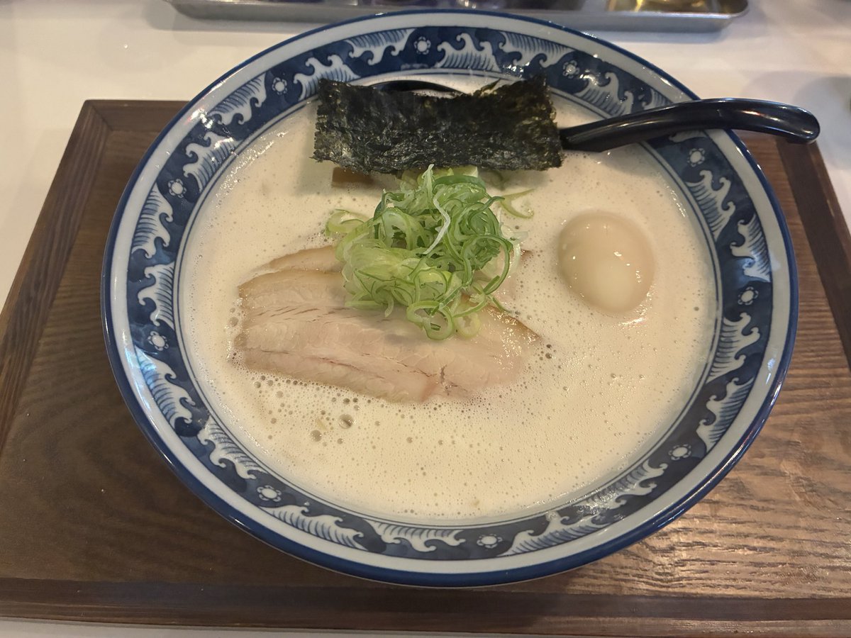 go5tiger's tweet photo. 群馬県太田市　濃厚豚骨ラーメンとありましたが、食べてみたらあっさりで食べやすかった https://t.co/jFicw3iEct
