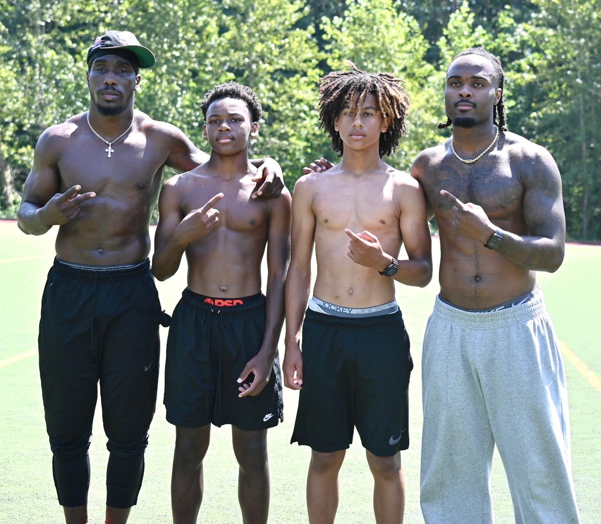 AcenJ253's tweet photo. Good Work With The Bro’s!

@KeleeRingo @meesh_powell @Aryehwilliams12 https://t.co/b9w5HKgisZ