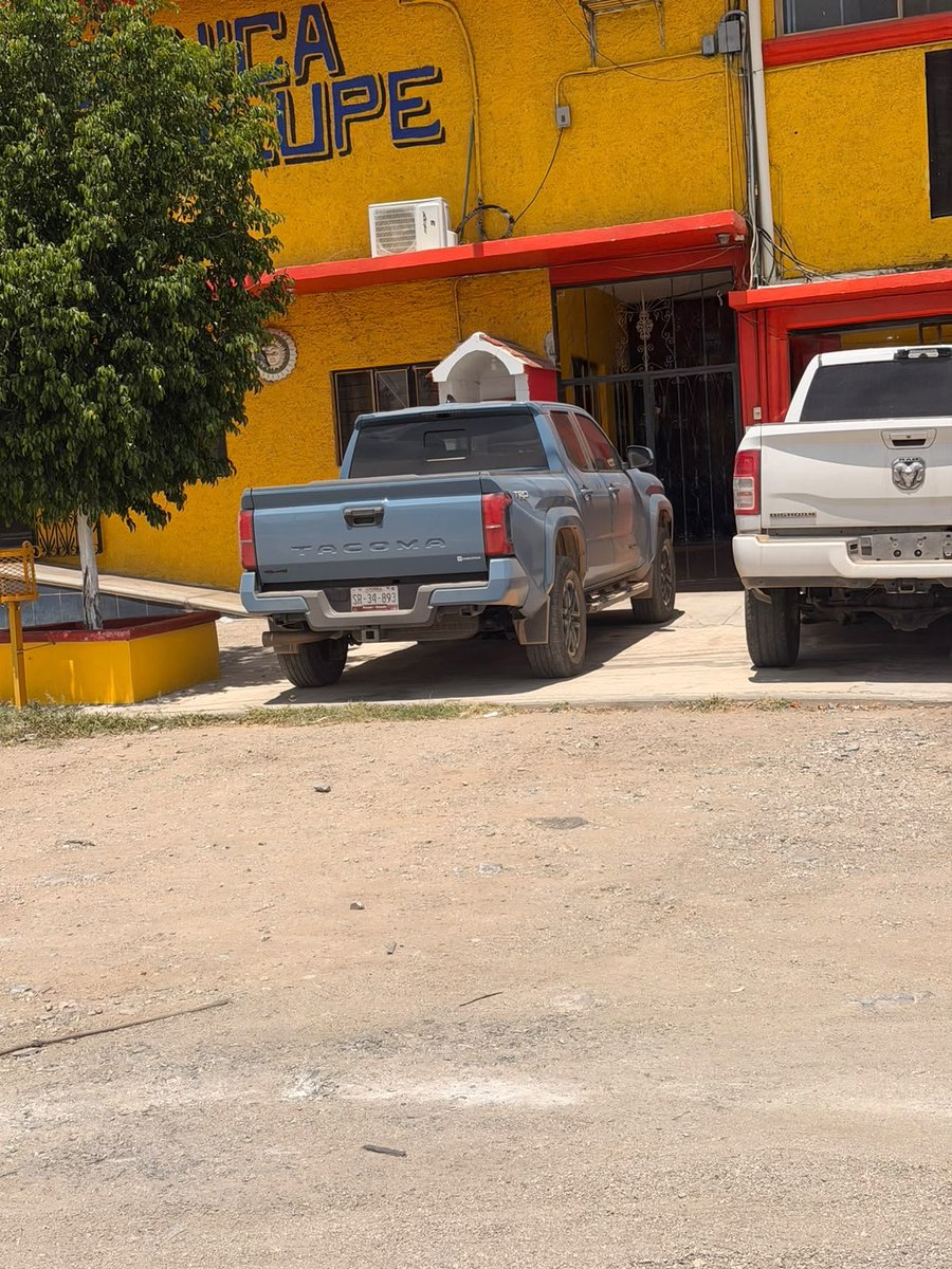 Sega_Genesis___'s tweet photo. 👀 La camioneta en la que habitualmente se traslada la alcaldesa de Acatlán, Guadalupe Lucero Bárcenas, recibió una factura difícil de ignorar: $38,010 por fotoinfracciones. #Puebla #Acatlán https://t.co/KdOAVdiS1C