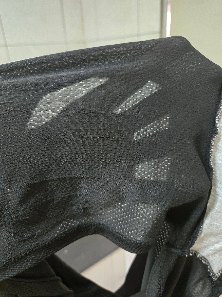 XLO_em_yang's tweet photo. 買了兩種不同的冰絲內褲，聽說NET的冰絲內褲好穿下次來穿看看 https://t.co/vjmYDllCuK