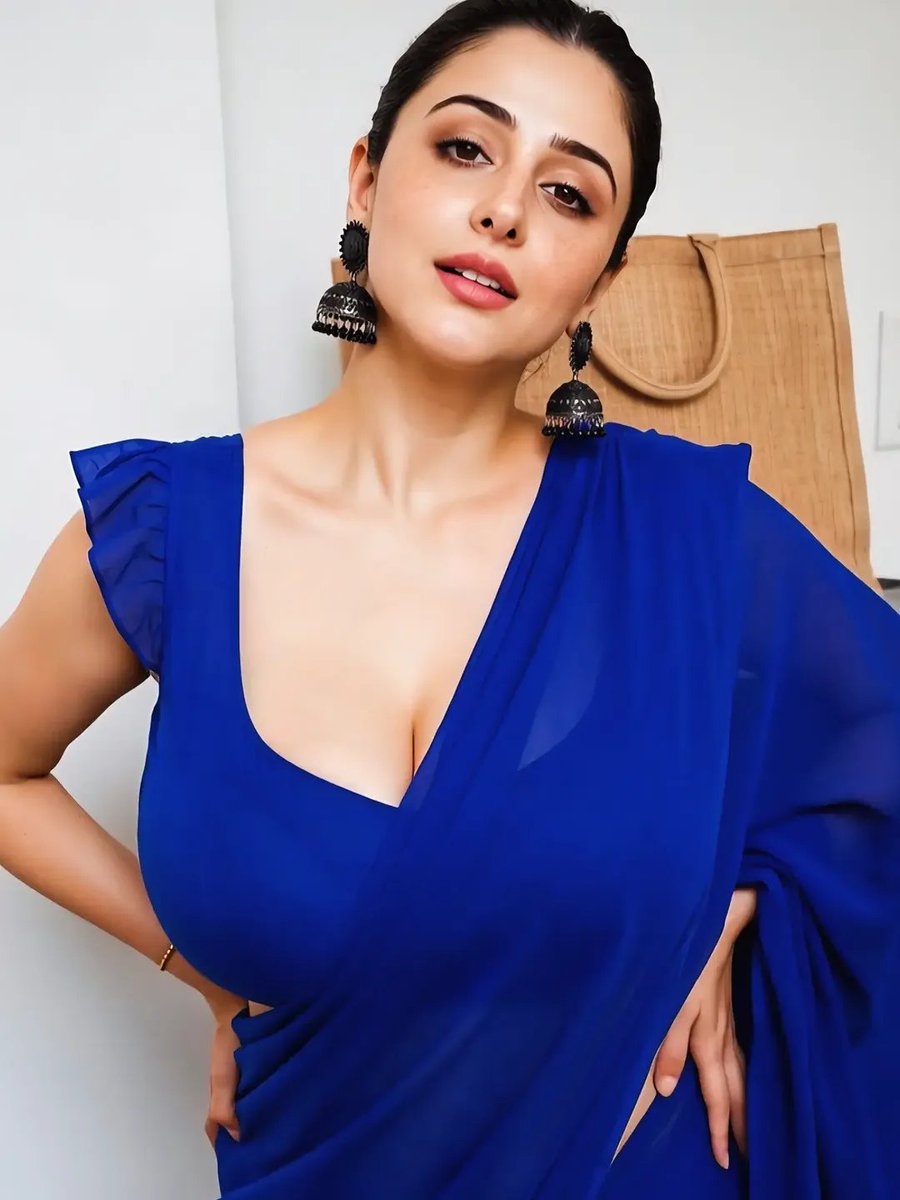 KKMu1w's tweet photo. Darshana💙🥰
#Darshana https://t.co/DlLODDiz8Q