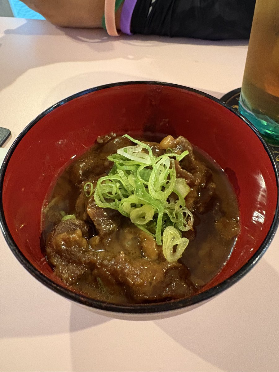 purin_parfun's tweet photo. お姫様かな？ってくらい浴衣も前髪もやって頂き……ドリンクもご飯も頂き……。
帰る前に！とショットもいただけて神日でした😭✨️
本当にみんなありがとう！！
今日も17時から22時までいますので！ぜひ！ https://t.co/cWD1QxoZq9