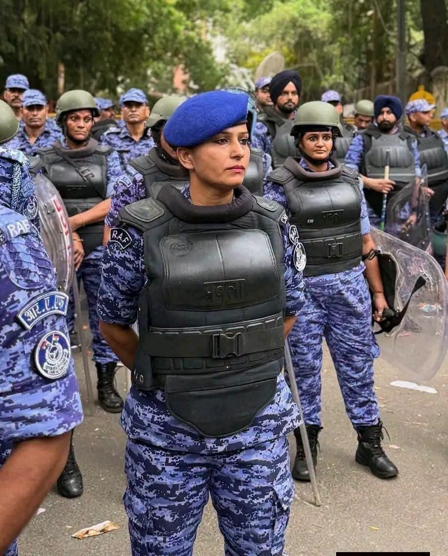 wrendom's tweet photo. Meet Sonia Sehrawat

- 28-years-old (Gen Z)
- Born and brought up in Haryana
- Did her schooling in Sonipat and graduation from Delhi University
- In school, she was an active NCC cadet and received C certificate (highest certification)
- Cleared UPSC CRPF examination
- Joined CRPF became Assistant Commandant in the Rapid Action Force (RAF), CRPF
- Went viral during the CJP protest for her unapologetic takes
- Her Insta followers went from 90K to 680K overnight
- DID NOT start subscription model like Rhiya Ahir

Sonia Sehrawat is the epitome of women empowerment and the kind of Gen Z India needs 🇮🇳