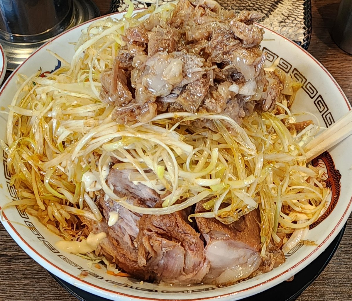 sikideath's tweet photo. 乗せたら良いって思ってる https://t.co/r1s0JkIQh4