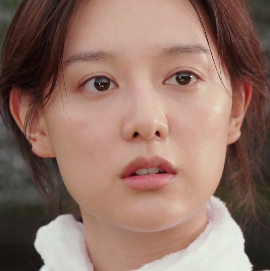 kjw_ily10000's tweet photo. this was literally Jiwon as Yeom Mijeong in My Liberation Notes, more chubby mochi cheek version that suit the character and the setting of the drama. Trust me, Jiwon is very dedicated to her craft and she no problem changing appearances when the character/storyline calls for it https://t.co/tA88SRkGKT