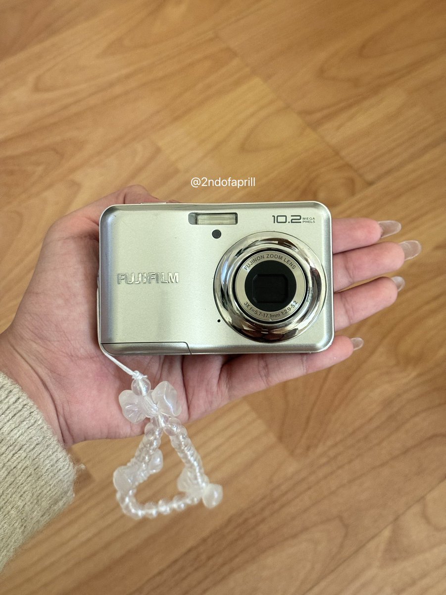 2ndofaprill's tweet photo. 💌 ส่งต่อกล้อง fujifilm finepix a170 
-  สภาพดี โทนขาว ปรับได้หลายโหมด
2200 บาทรวมส่ง นัดรับสยาม แฟชั่น
เพิ่มเติม dm

#กล้องดิจิตอลมือสอง #ส่งต่อกล้องดิจิตอล #กล้องดิจิตอล #fuji https://t.co/9qKnhUyjPj