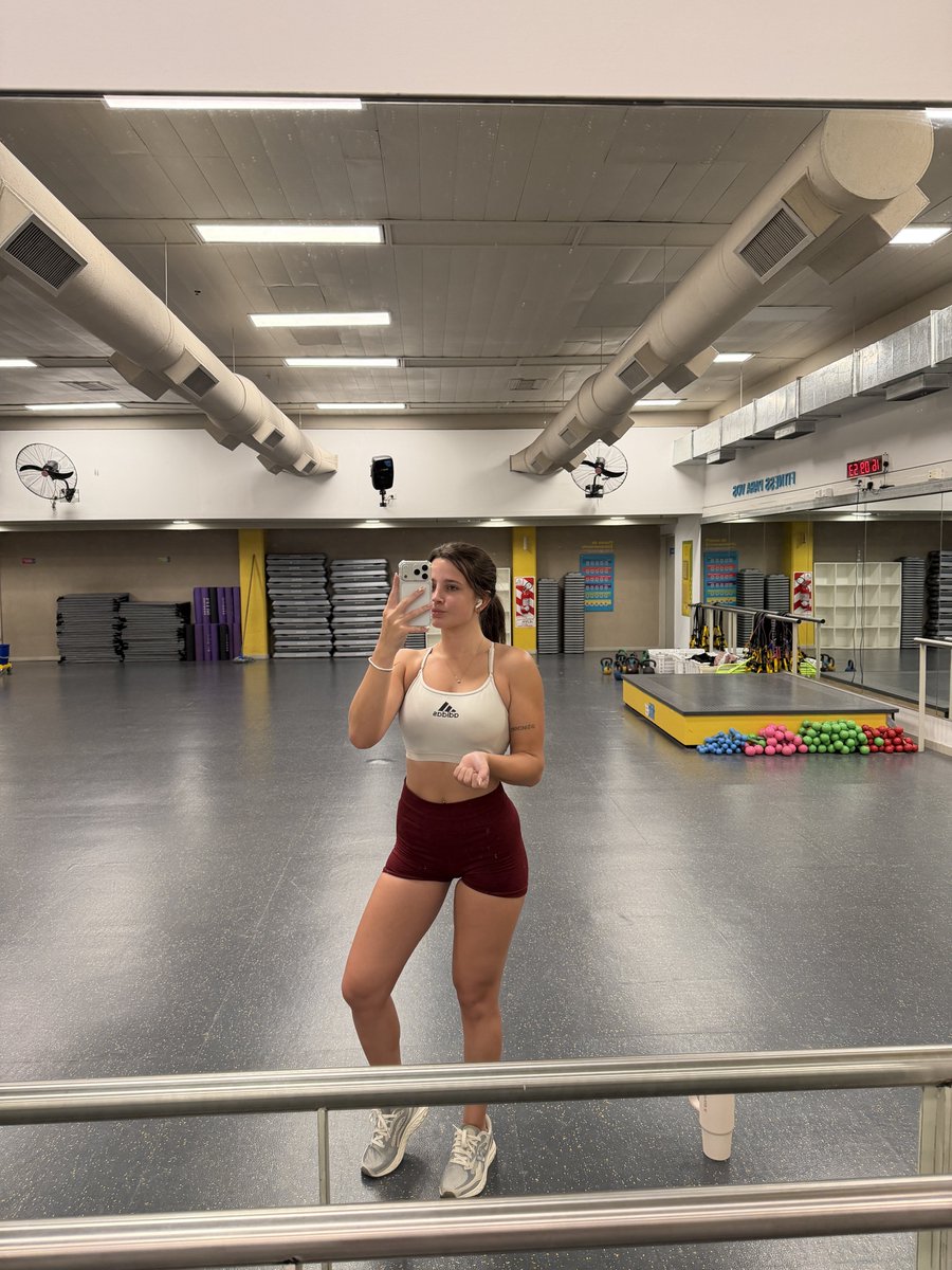 shellyodbg's tweet photo. Qui aime le sport? https://t.co/ILqhUykyOK