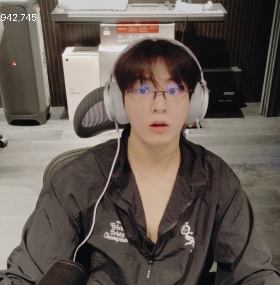 ilenoirr's tweet photo. wajahnya tuh mungil dan manis banget gituuuu 🥺🥺 https://t.co/67GZUCWSHi
