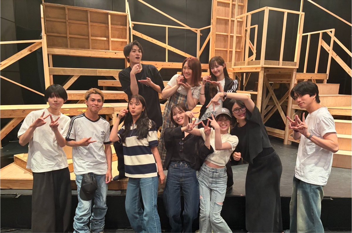 acosouma's tweet photo. 大大大好きな　#白い星2026  のキャストが集まりました〜！！

全員は集まれなかったけど、こうして同窓会みたいに集まれる仲間って最高！！

みんなでご飯して、嬉しい感想も沢山頂けて、またこのメンバーで作品作ろう！

と約束しました！！

さて残り4ステ...終わりが見えると寂しいですね…走り抜けます！

#私たち2026