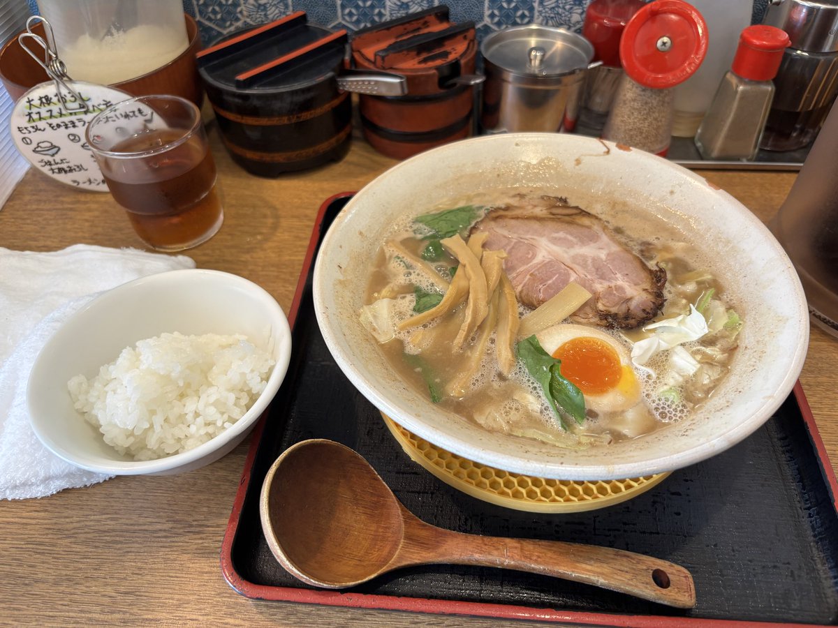 apr0_0's tweet photo. 久しぶりの外食かつラーメン最高！ https://t.co/GHM7rStRhX