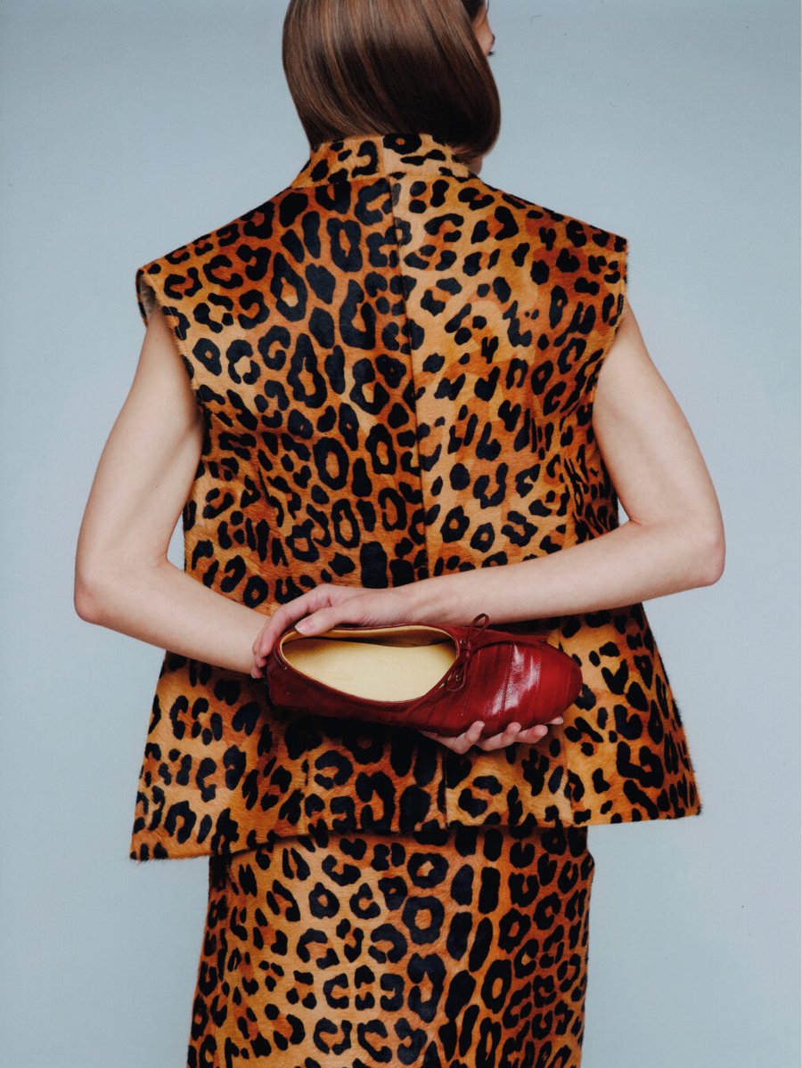 albertaferrb7dw's tweet photo. Take a walk on the wild side in lush spotted calf hair with richness and depth, to be worn with boldness and a dose of fun.

Discover the SS 2026 at our link in bio. https://t.co/NGF94slTfU