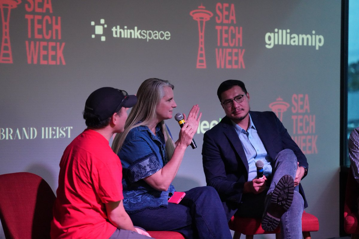 AGraylin's tweet photo. So glad I had a chance to participate in the #SeattleTechWeek between my travels. Two fun conversations on all things #AI with @natebjones, @mvanhorn, Subhadeep Chatterjee expertly moderated by @pchee @ShaunaCausey and John Kennedy! ๐ค
Thanks @thinkspace for such a cool venue! ๐