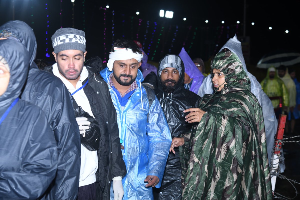 crpf_srinagar's tweet photo. The convoy route to the #HolyCave secured & under the protection of #CRPF, ensuring the safe movement of pilgrims through a robust security arrangement. Salute to our bravepersonnel for their unwavering dedication. #AmarnathYatra #Security
@crpfindia https://t.co/gb6kQbhaIc