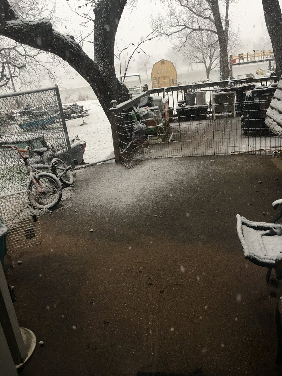 RealJacob2x's tweet photo. I forget I took these pictures bacc in 2021 when it snowed lot Texas that was crazy ❄️☃️ https://t.co/KzKiiMd2JM