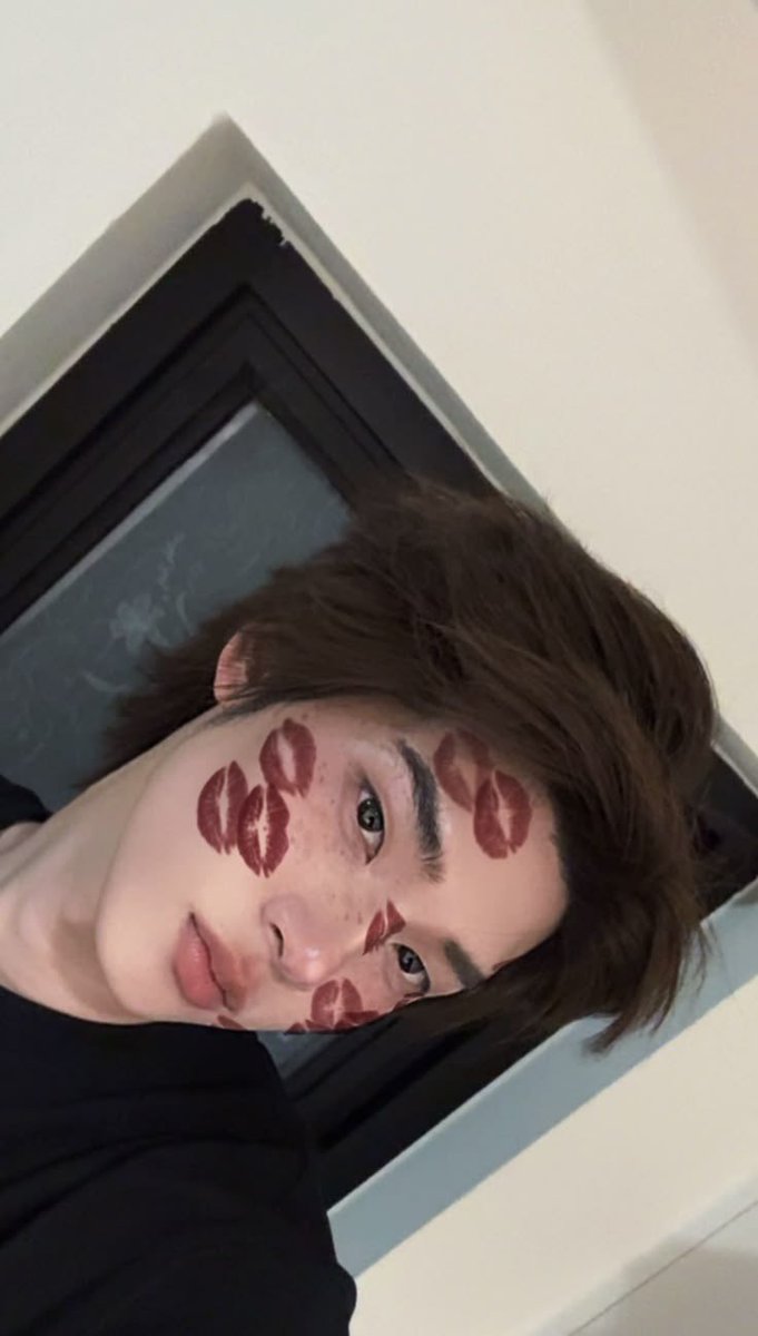 bunbunpopiah's tweet photo. His obsession with this filter needs to be studied I fear .. 😞 https://t.co/HzCTV3J6Ez