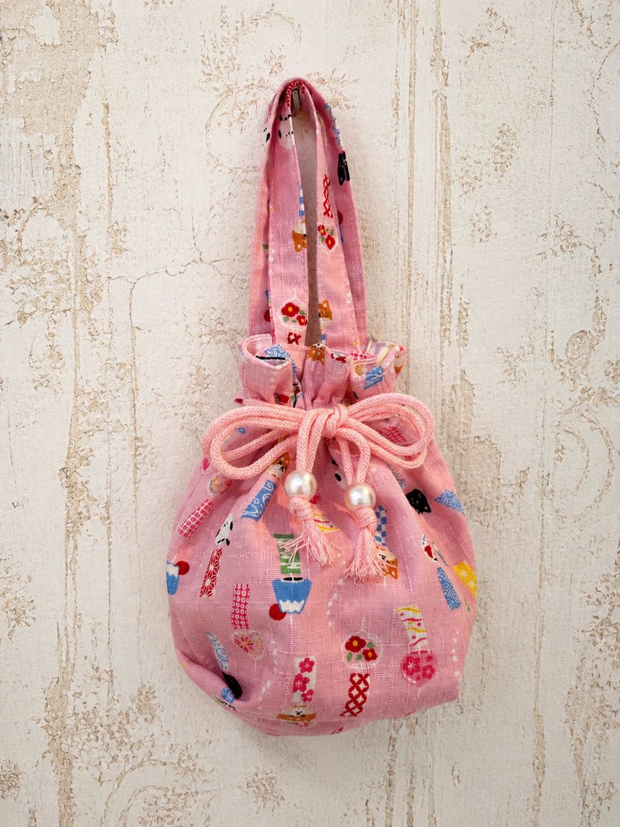 mkhandarbeit's tweet photo. 浴衣のお供にいかが？
ショルダーver.も作ってみました🩵
ショルダー紐やループエンドは付け替え可能なので、BOYSもいけるかも！ https://t.co/VrV8YlmfXx