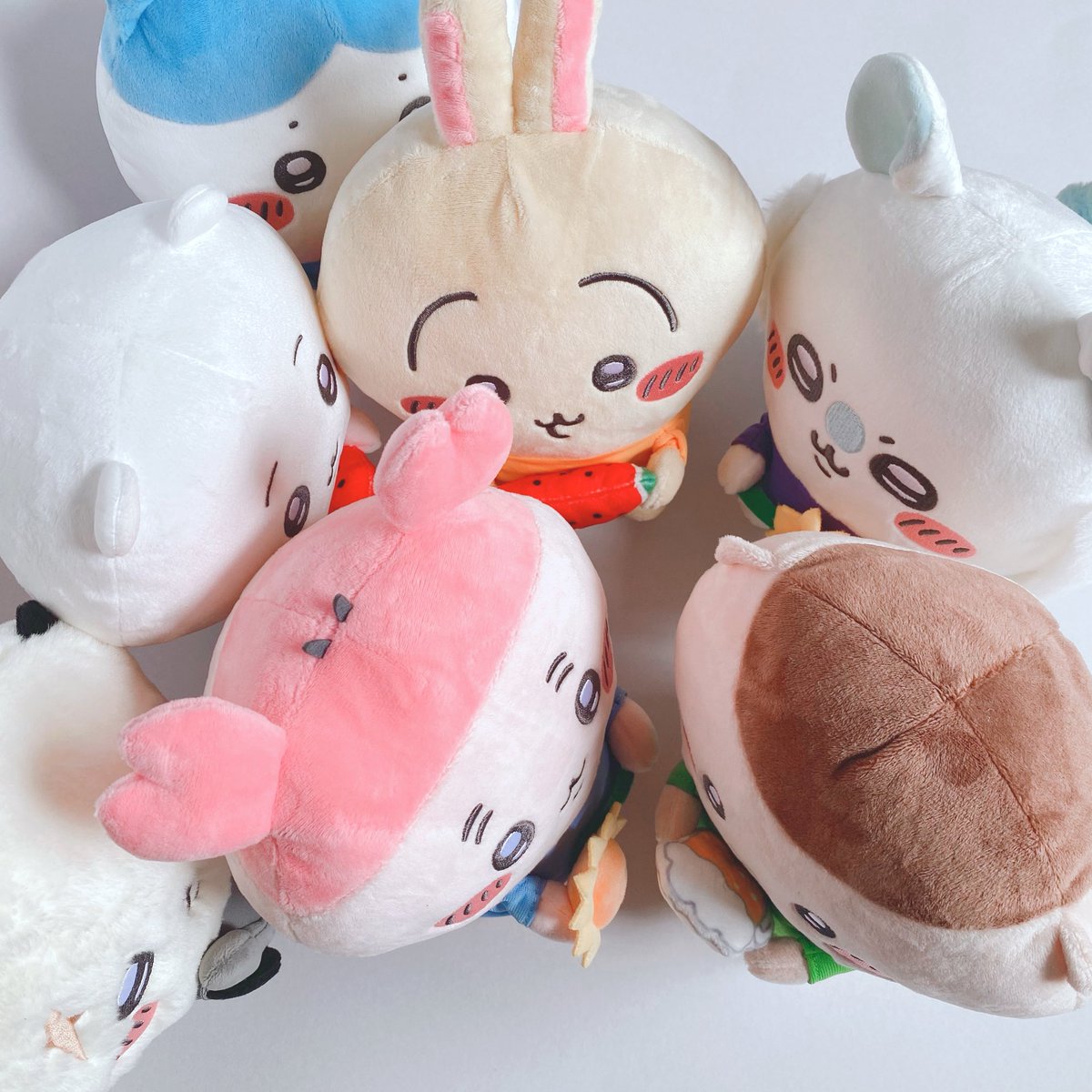 AouiBag's tweet photo. エニマイくじ⋆˙
初日にセブンめぐりをしました。

くじ引きに来た他のお客さんや店員さんが応援してくれる優しい世界。

ぬいぐるみは1人いない🌺

#エニマイくじ 
#ちいかわエニマイくじ 
#ちい活 https://t.co/aP1EReOyyk