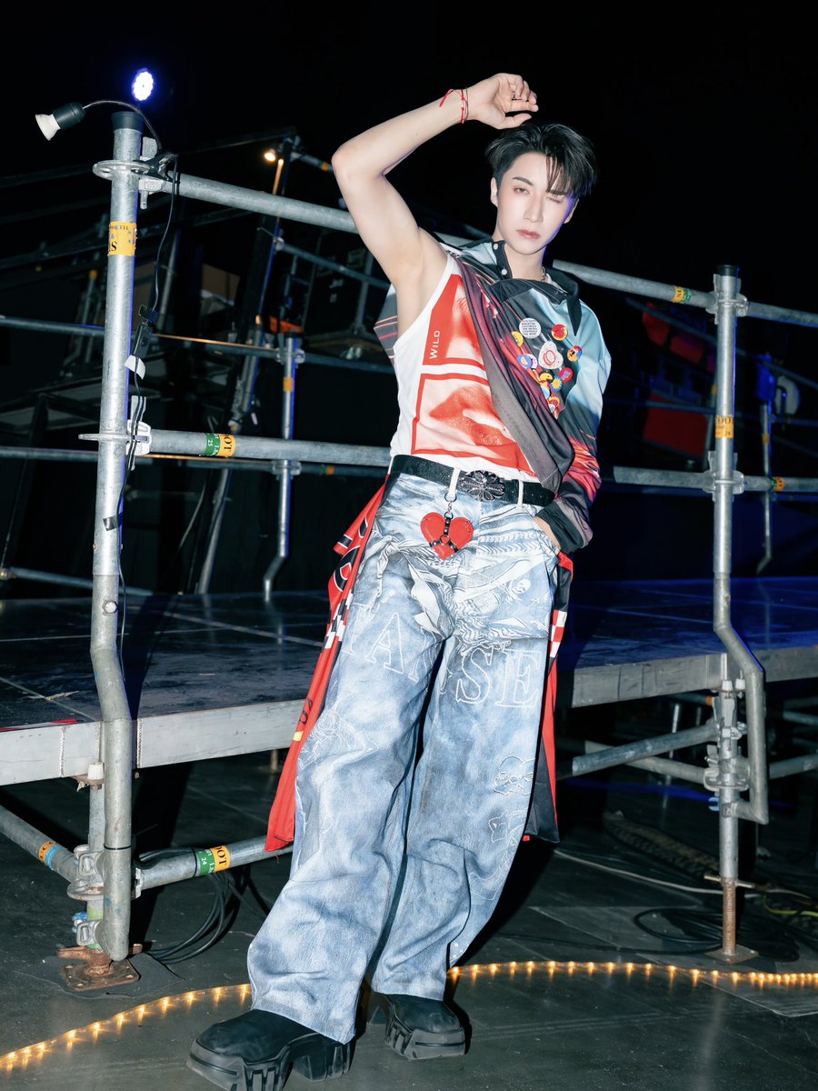 perses_official's tweet photo. #JUNG_PERSES at #MonsterMusicFestival2026 😈🔥
  #MONSTERแล้วไงไม่แพ้ใครอยู่ดี
#MonsterMusicFestival2026_D2
#PERSES_TH #GNEST https://t.co/TXKj6MFLCc